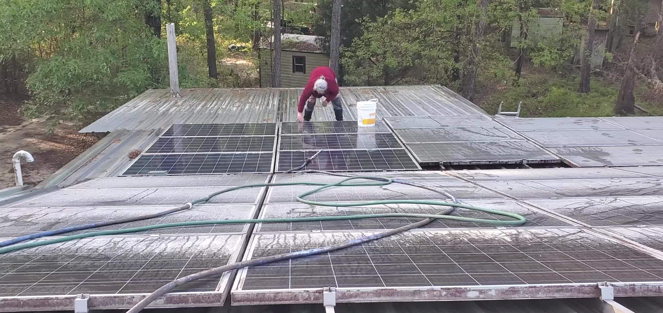 Movie: New (2012) 60 solar panels (46M)