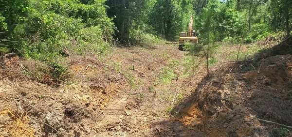Movie: Digging backhoe